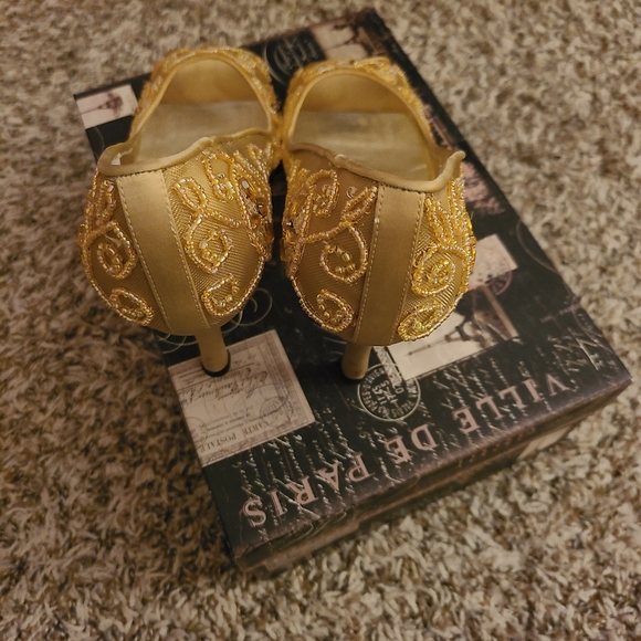 Dress Heels - Picture 4 of 5